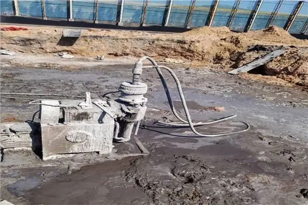 泸定水泡基础注浆加固